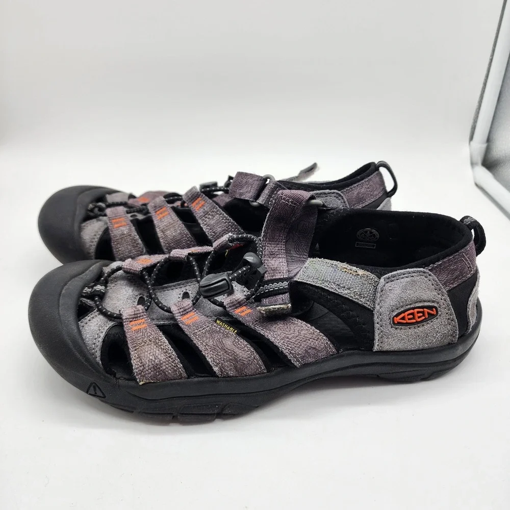 KEEN Newport H2 Big Kids Youth 6 Steel Grey Black Closed Toe Water Sandals